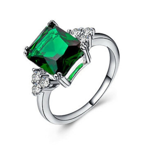 New 925 Sterling Silver Emerald Ring - Picture 5 of 11